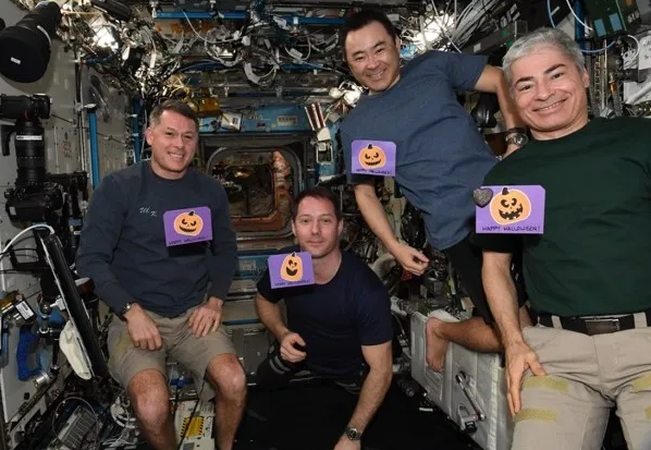 星战马里奥超人万圣节装扮什么样？